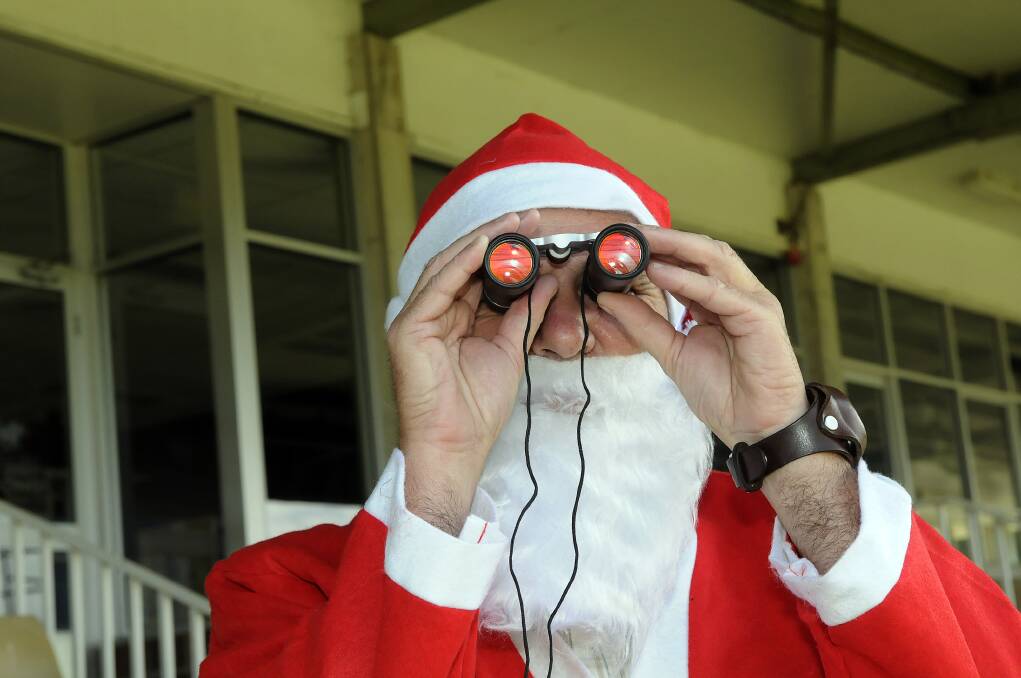 2012: Santa at the races. 121212psanta2 