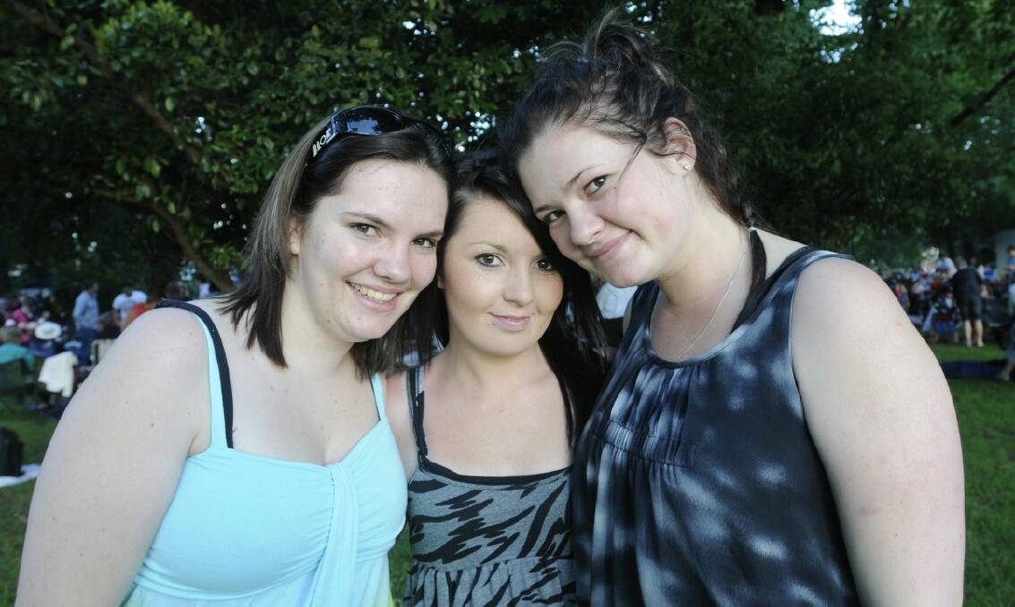 2010: Jennifer Downey, Courtney Kelly and Mel Downey.