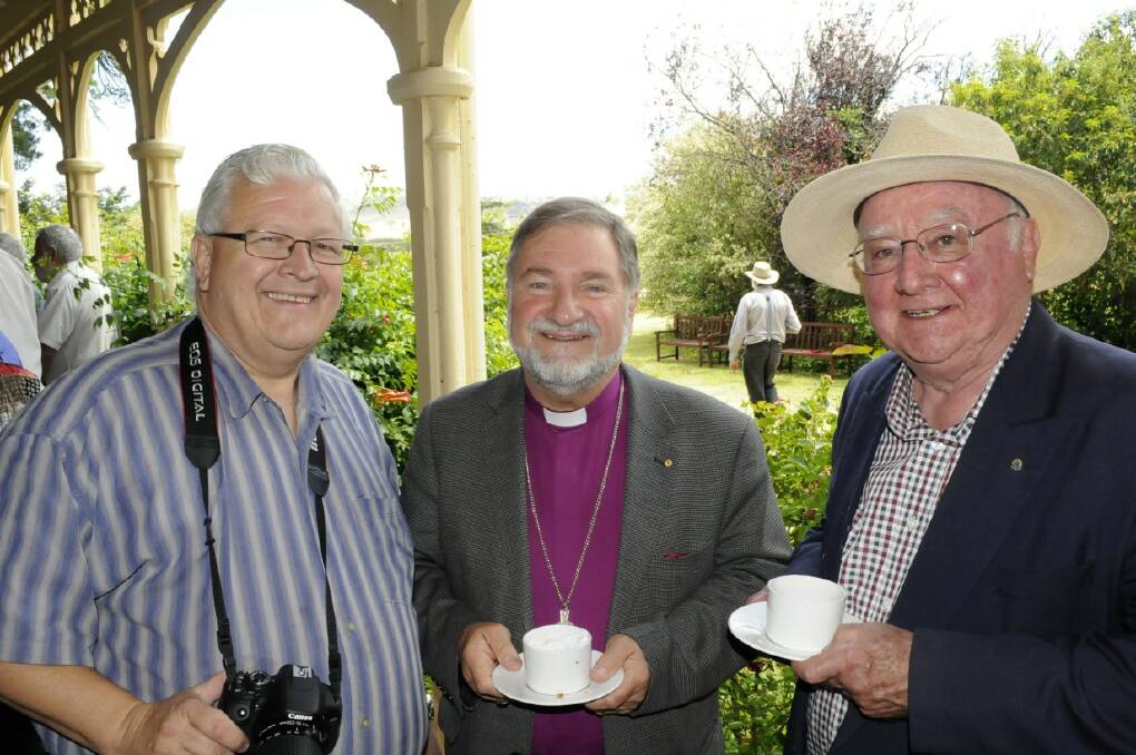 SNAPPED: Alan McRae, Richard Hurford and Michael O'Neill. Photos: CHRIS SEABROOK 121013cevans24