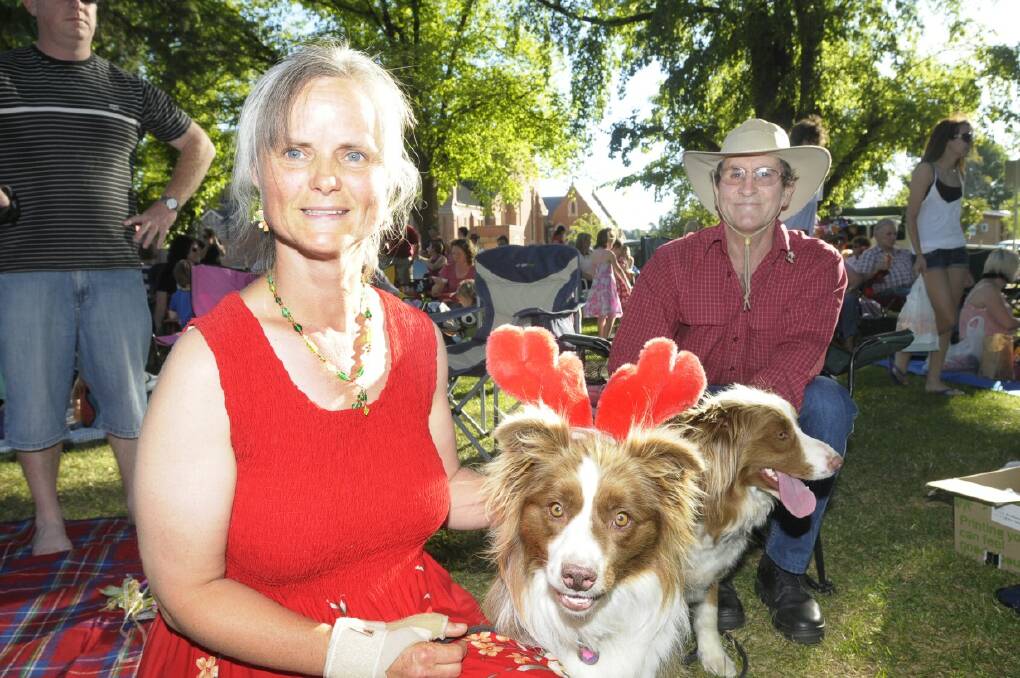 2009: Ruth and Geoff Grunsell with Merry and Saphire the Border Collies.