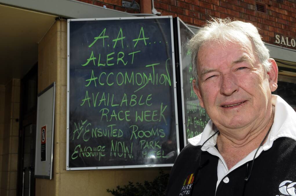 OCTOBER: Park Hotel publican Ron Wilson has put up a sign letting people know there is still room at the inn during the Bathurst 1000. Accommodation providers can’t recall having so many vacancies so close to the race. Photo: PHILL MURRAY 100313ppark