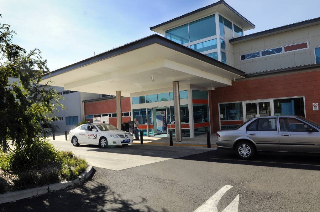WORRY: The loss of five beds at Bathurst Base Hospital’s surgical ward has members of the Bathurst Medical Staff Council alarmed. Photo: PHILL MURRAY 	050313pbxbase