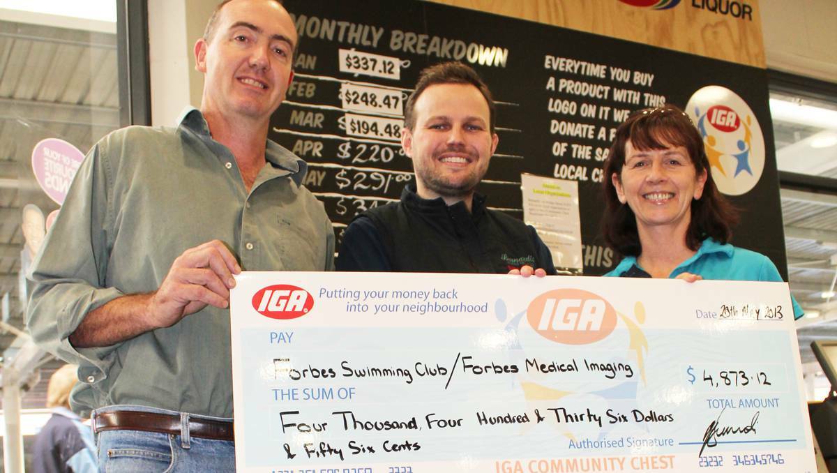 FORBES: Bernardi’s Marketplace Supa IGA Director Joseph Bernardi (centre) presents Vice president of the Forbes Amateur Swimming Club Ben Smith and Chief Radiographer at Forbes Medical Imaging Jenny Webb with a cheque for almost $5000.