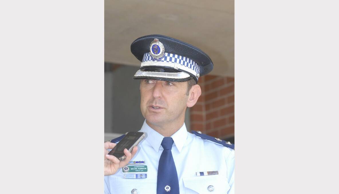 Detective Superintendent Michael Robinson addressed the media outside of Bathurst Police Station at 12.30pm today. Photo: CHRIS SEABROOK