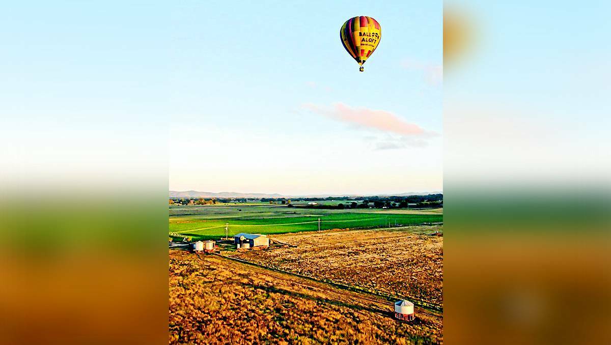 MUDGEE: Balloon Aloft took to the sky over Mudgee on Wednesday on their first passenger flight over the region.