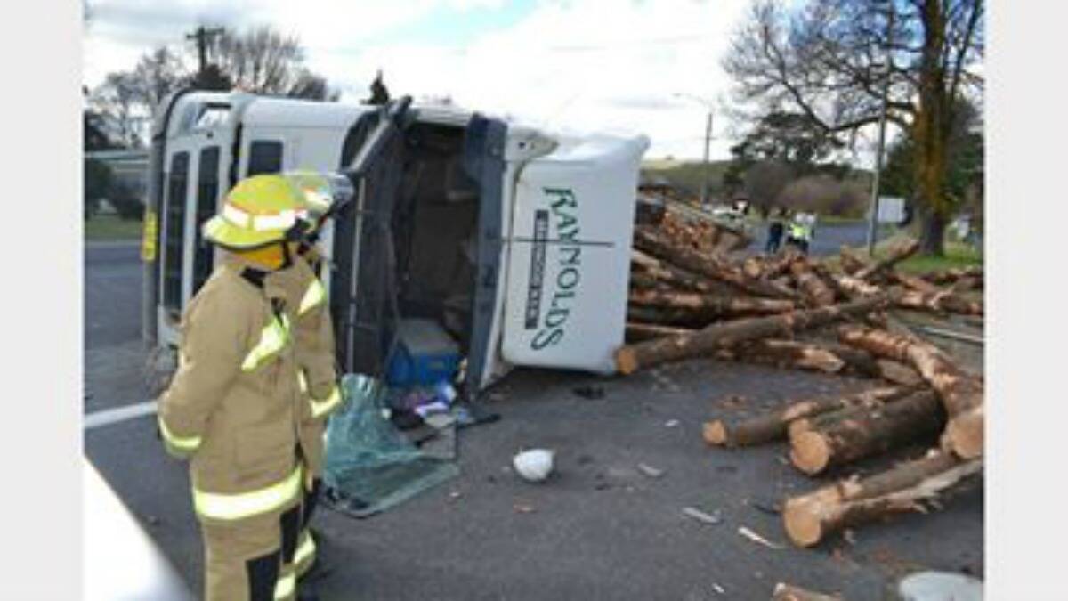 BLAYNEY: A logging truck rolled over on the Mid Western Highway at Blayeny on Thursday morning.