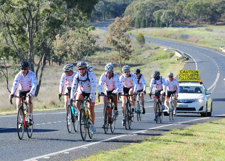 DUBBO: Tour de OROC at the beginning of the ride on Monday on the outskirts of Dubbo. Photo: LOUISE DONGES