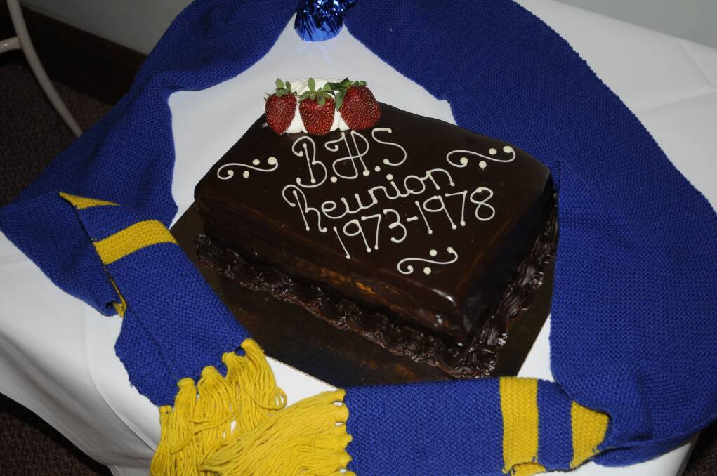 The BHS reunion cake for 73' -78' .