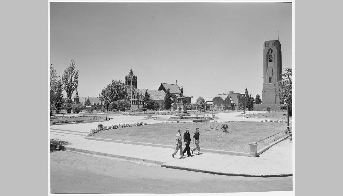 Memorial Square, 1949. Photo: The National Archives of Australia