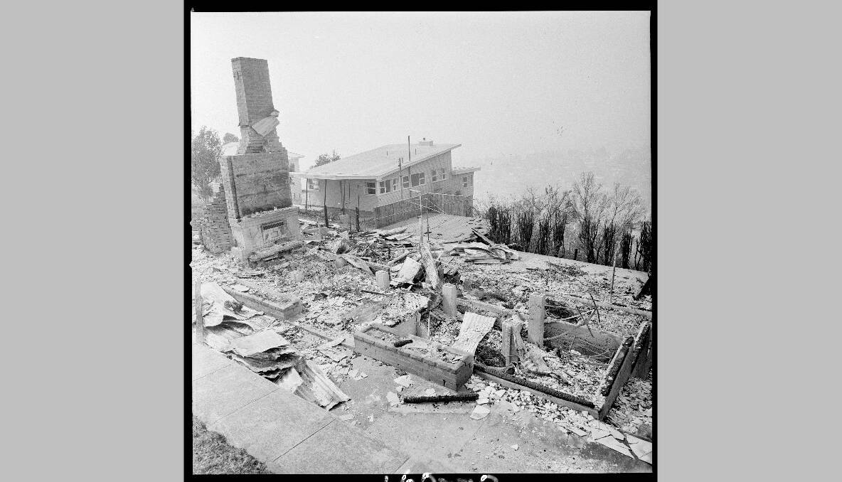 Sixteen West Hobart houses destroyed by bushfires, 1967. Photo: National Archives of Australia
