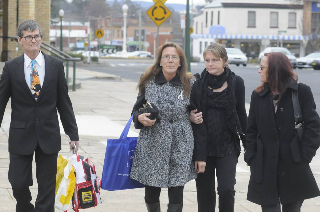 POLICE APOLOGY: Jessica Small’s mother Ricki Small (left) is supported by her eldest daughter Rebecca and niece Millisa Reynders as she enters Bathurst Local Court yesterday for the first day of an inquest into Jessica’s disappearance. Photo: CHRIS SEABROOK 081213cinqust10b