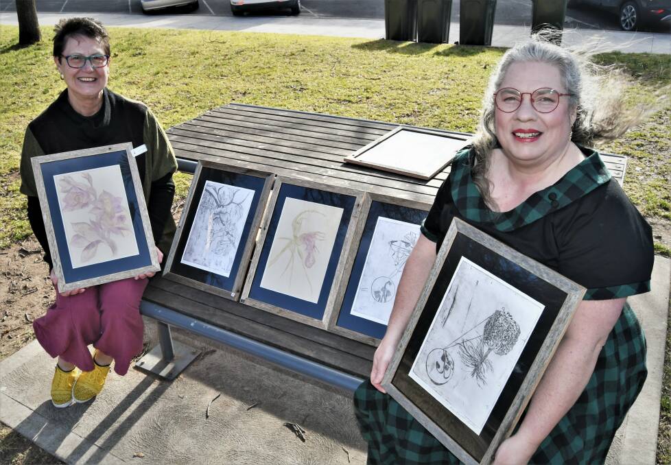 Carol Dobson with Kim Bagot-Hiller promoting the annual Art Show & Sale to be held the Bathurst RSL Club. Picture: Chris Seabrook