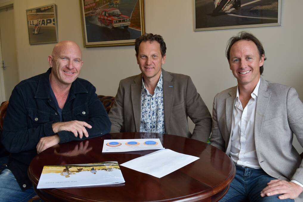 Project Elevate ambassador Matt Moran with Bathurst mayor Jess Jennings and Project Elevate member Hamish Keith. Picture by Amy Rees
