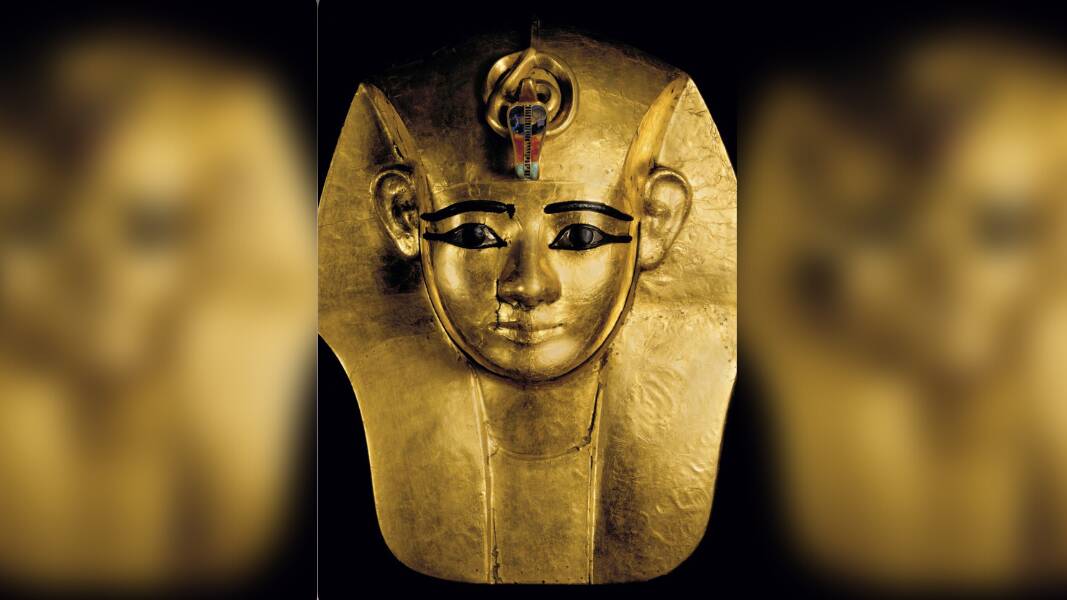 The funerary mask of King Amenemope. Picture from World Heritage. 