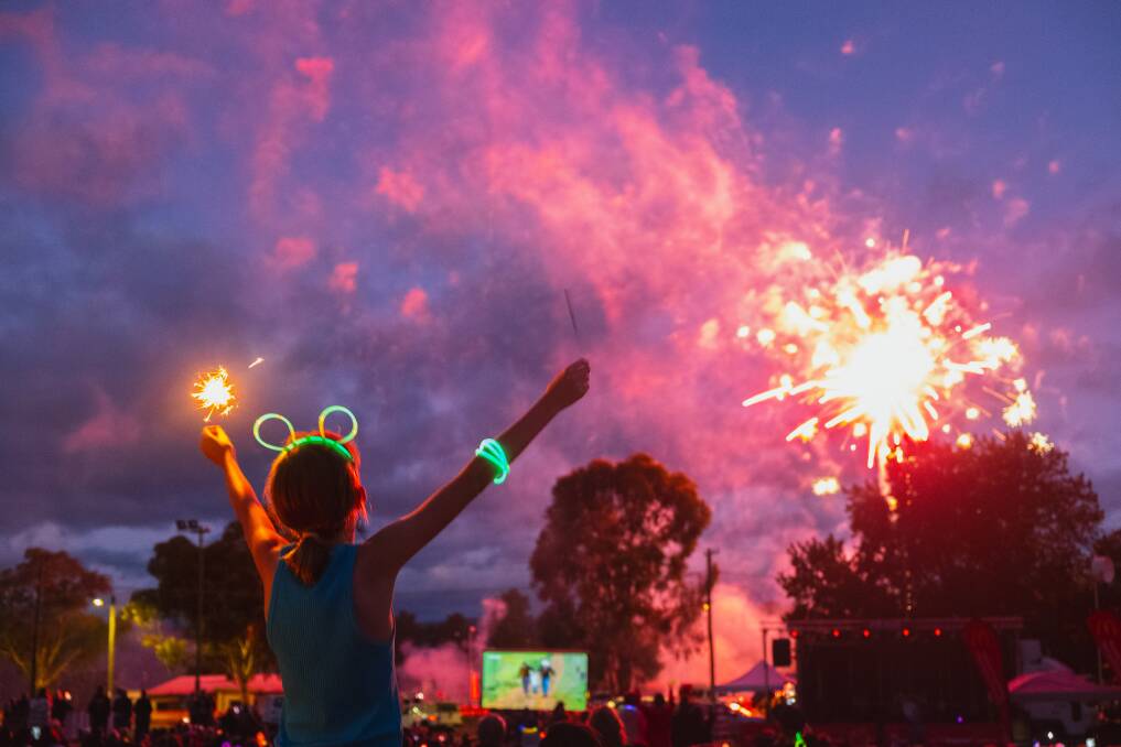 Bathurst locals of all ages enjoyed a huge fireworks show at Victoria Park. Picture by James Arrow.