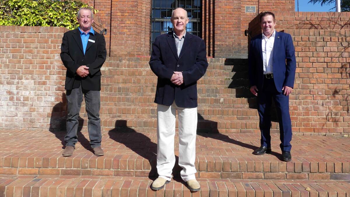 Bathurst mayor Bobby Bourke, Carillon Trust representative Richard Steele and Bathurst MP Paul Toole. Photo: SUPPLIED