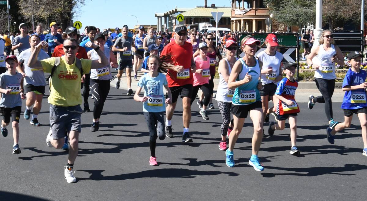 ON THE RUN: Last year's Edgell Jog saw hundreds of people compete in the annual fun-run around Bathurst. Photo: CHRIS SEABROOK