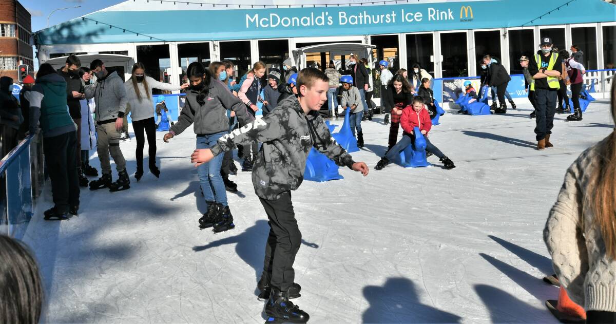 ON THE RINK: Bathurst locals were out and enjoying the ice rink on Monday. Photo: CHRIS SEABROOK 070521cwinfest
