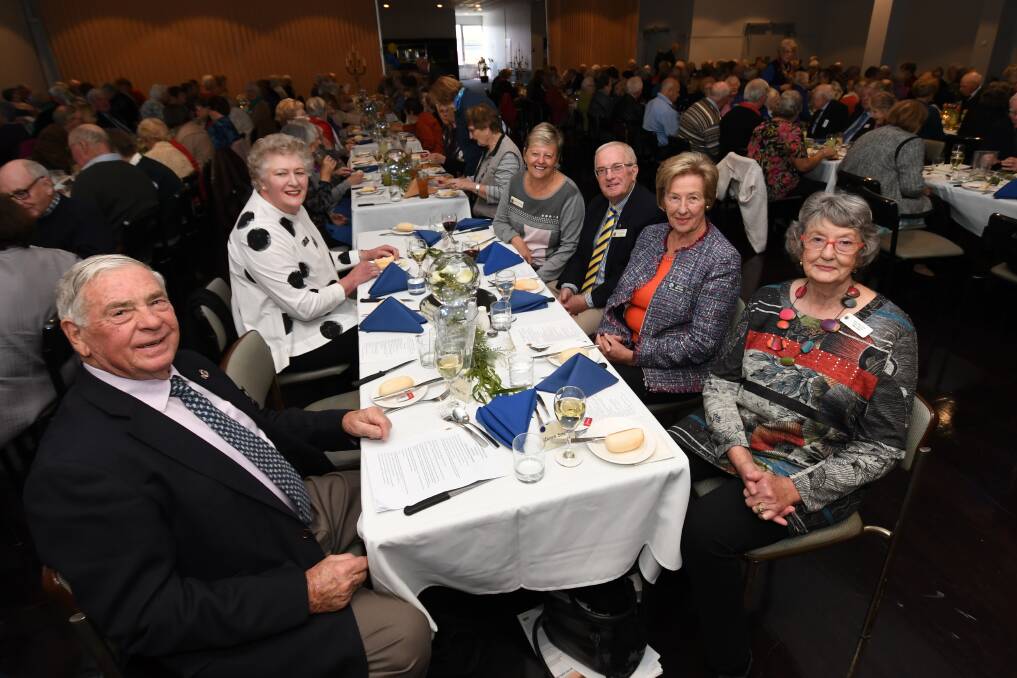 LUNCH: Probus members having lunch at Panthers Bathurst on May 16. 015168cprobus8