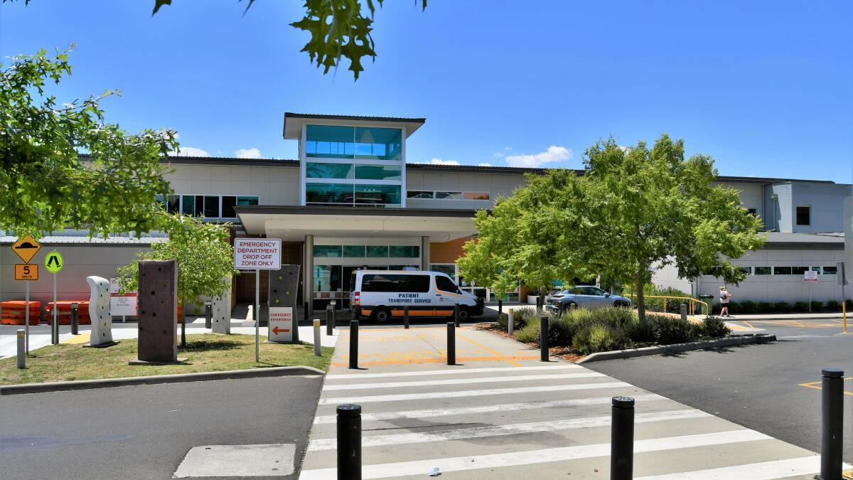 Bathurst Base Hospital falls short of emergency department benchmarks