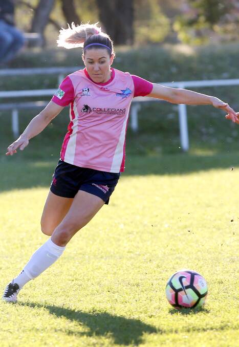 CAPTAIN: Bathurst product Erica Halloway - in action for the Illawarra Stingray in 2017 - has been named captain of the Western Sydney Wanderers for the 2019-20 campaign. Photo: ILLAWARRA MERCURY 