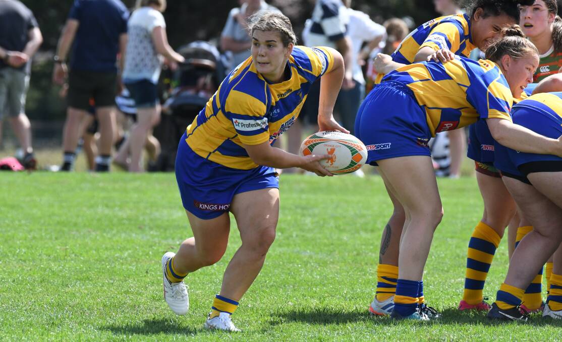 ON THE BALL: Nicole Schneider playing for the Bathurst Bulldogs in Saturday's Orange City 10s. Photo: JUDE KEOGH