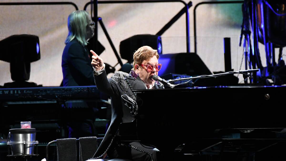 Sir Elton John leads Bathurst in a singalong of his 1972 hit Tiny Dancer back in January 2020. Picture by Chris Seabrook