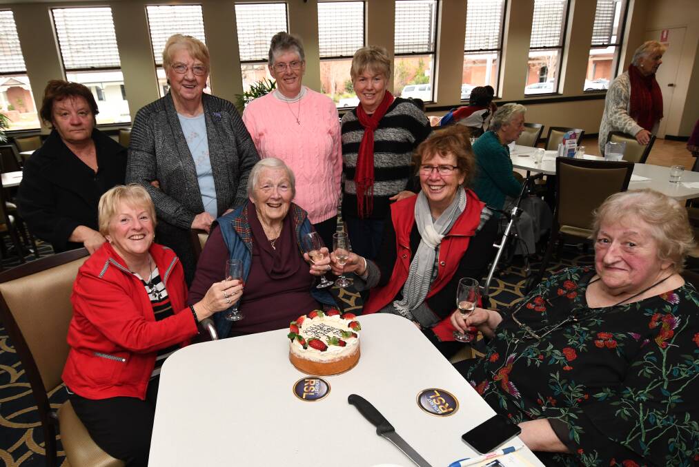 SNAPSHOT: Friends and family helped Leila Reid (sitting, second from left) celebrate her 85th birthday this week. Photo: CHRIS SEABROOK 061318c85th1