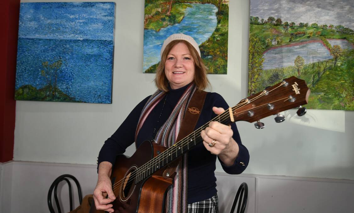 LIVE MUSIC: Melissa Robertson will be entertaining customers at Nikki's Cafe on Saturday, July 11. Photo: CHRIS SEABROOK 070120cmelissa1