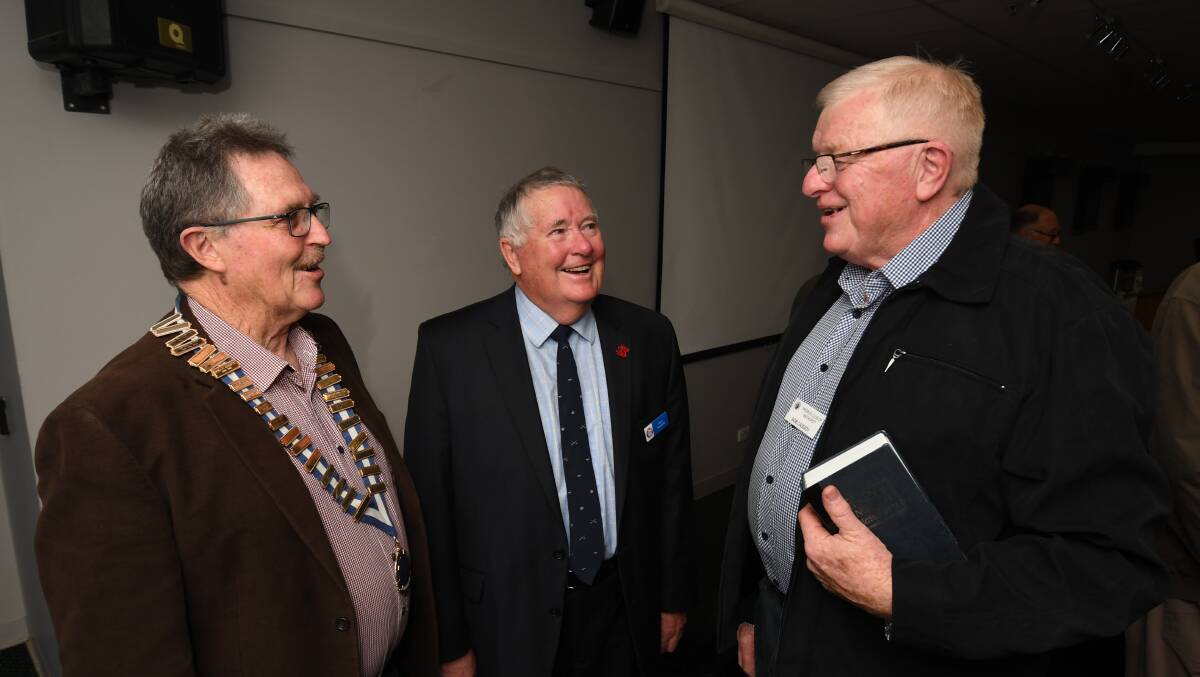 LOOKING BACK: Probus Club of Bathurst president Tom Murphy with guest speaker Peter Sweeney and event organiser Bob Cassidy. Photo: CHRIS SEABROOK 080118cprobus1