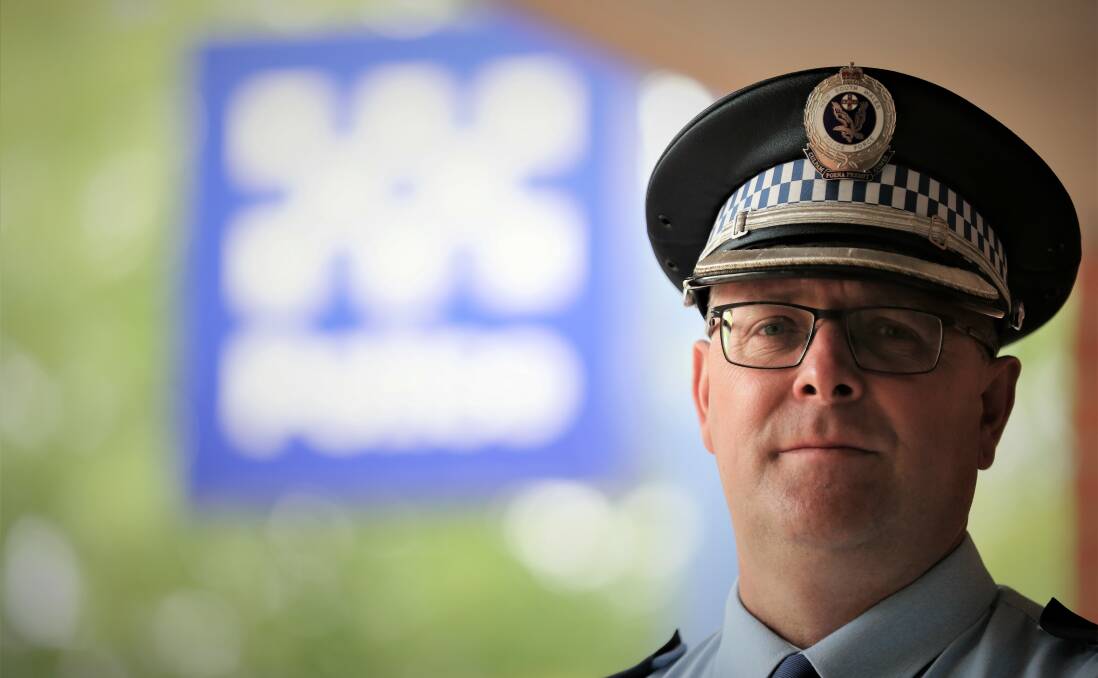 WRAP-UP: Chifley Police District acting commander Bruce Grassick was pleased with the overall behaviour of the Bathurst 1000 crowds. Photo: PHIL BLATCH 120621pbcops1