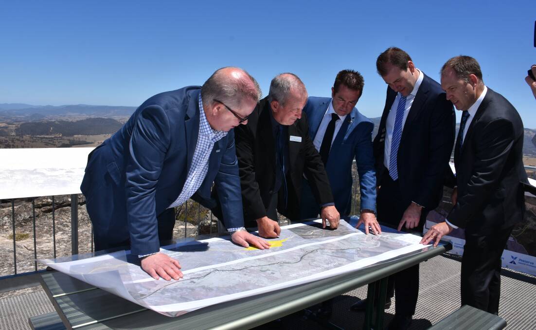 PLAN: Transport for NSW western region director Alistair Lunn, Bathurst mayor Bobby Bourke, Member for Bathurst Paul Toole, Nationals MLC Sam Farraway and Orange City Council's technical services director Wayne Gailey at the announcement that community consultation was open. 