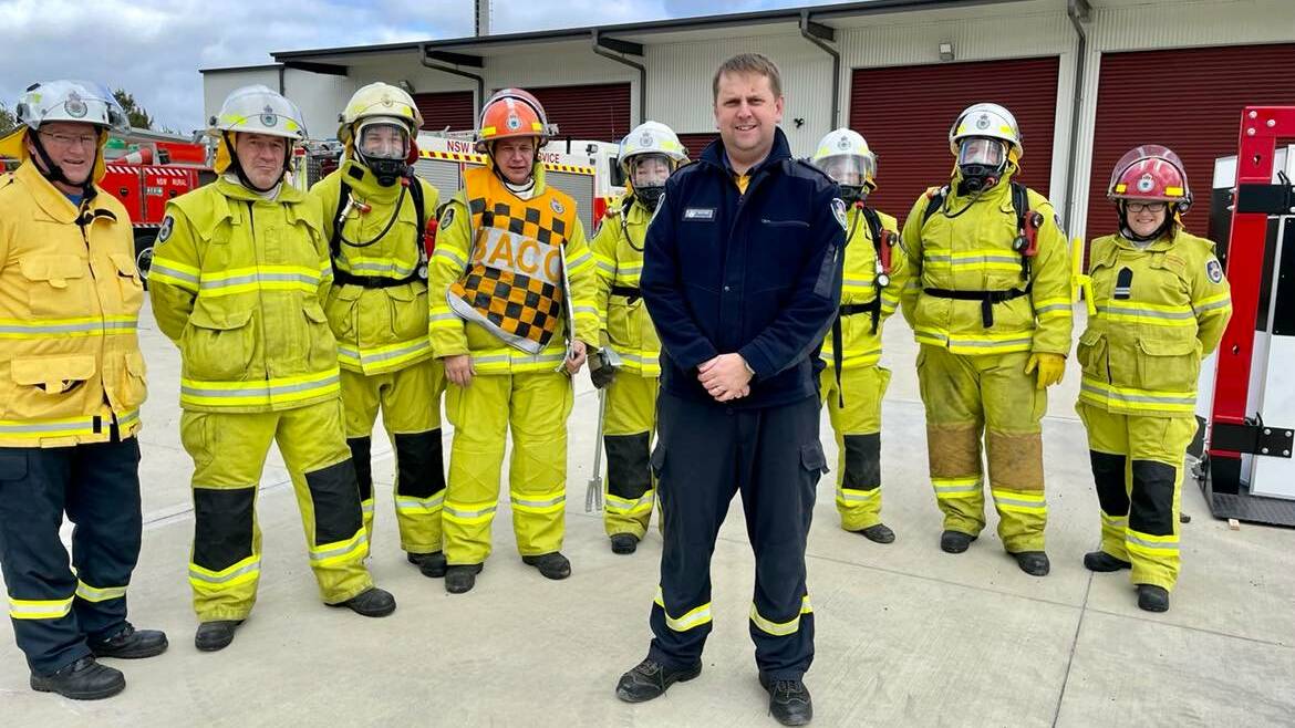 Operational officer Scott Hoy with some of the Chifley/Lithgow fire crew last year. Picture by Amy Rees.