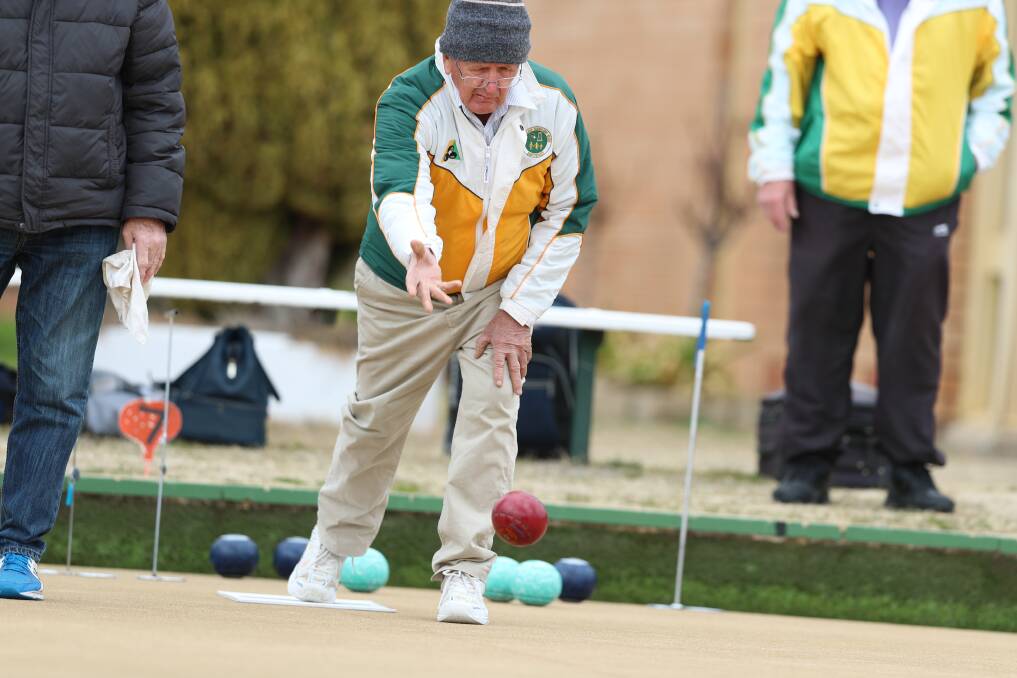 WATCH IT: Terry Clarke keeps his eye on the bowl at Majellan. Photo: PHIL BLATCH 090118pbbowls3