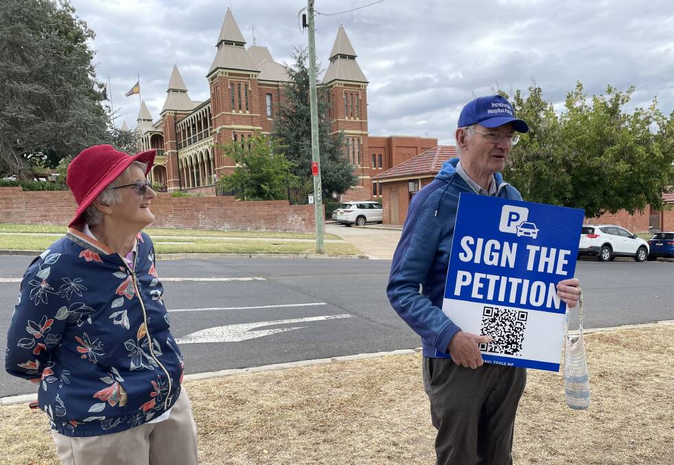 Dianne and Kent McNab have been collecting signatures for the hospital car parking petition. 