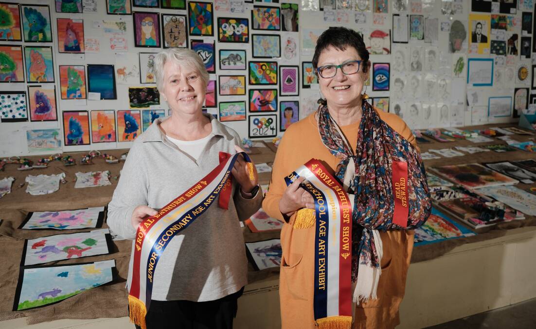 Wendy Maclean and Carol Dobson getting ready for the Royal Bathurst Show. Picture by James Arrow.