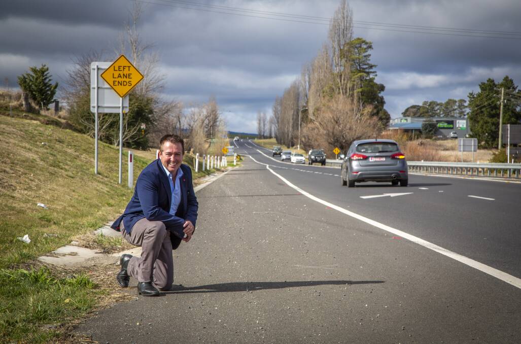 HIGHWAY UPGRADE: Member for Bathurst Paul Toole is encouraging local
businesses to find out how they can be involved in the $45 million upgrade of the Great
Western Highway from Kelso to Raglan.