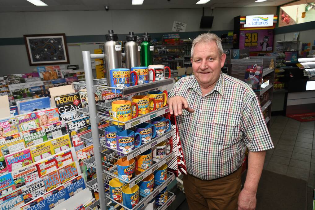 GOOD POINT: Newsagent Wayne Beard says the mood is good at Kelso Centrepoint after it got a new owner. Photo:CHRIS SEABROOK 121118cwbeard1