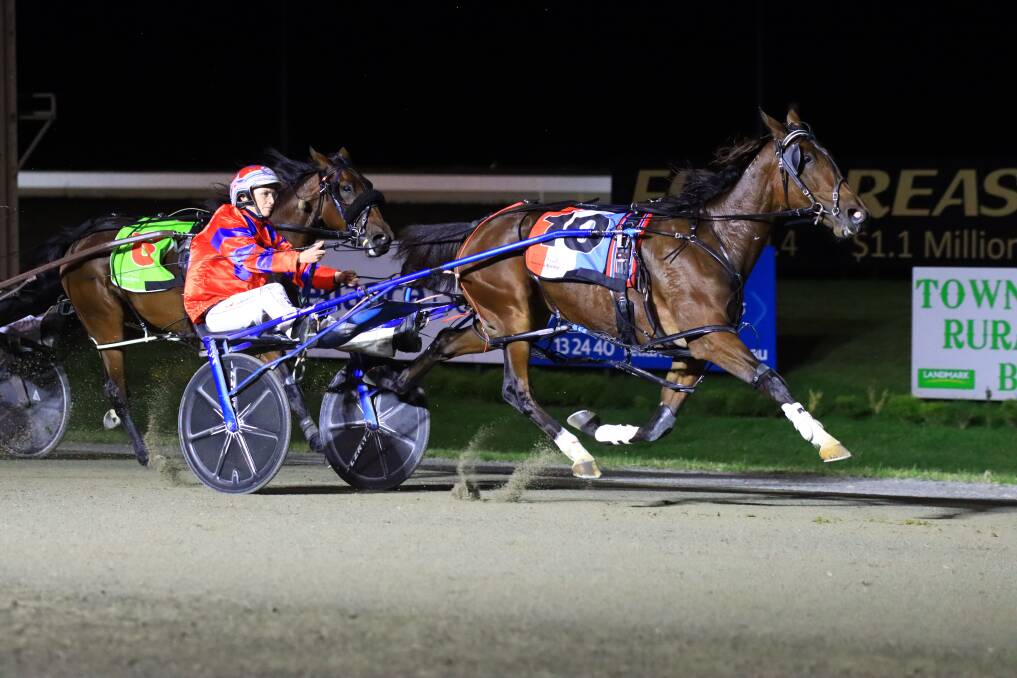 ANOTHER WINNER: Amanda Turnbull steers Pas De Cheval to victory in the Gold Tiara Gold Consolation. It was her ninth winning drive of the carnival. Photo: COFFEE PHOTOGRAPHY AND FRAMING