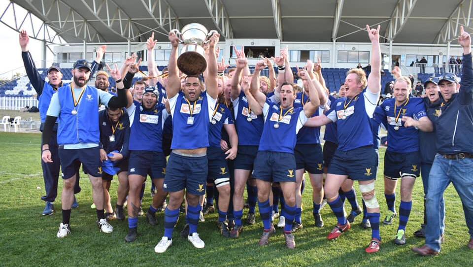 YOU BEAUTY: Coach Dean Oxley (left) celebrates with his Blue Bulls after they won the 2021 Caldwell Cup. Photo: CENTRAL WEST RUGBY UNION