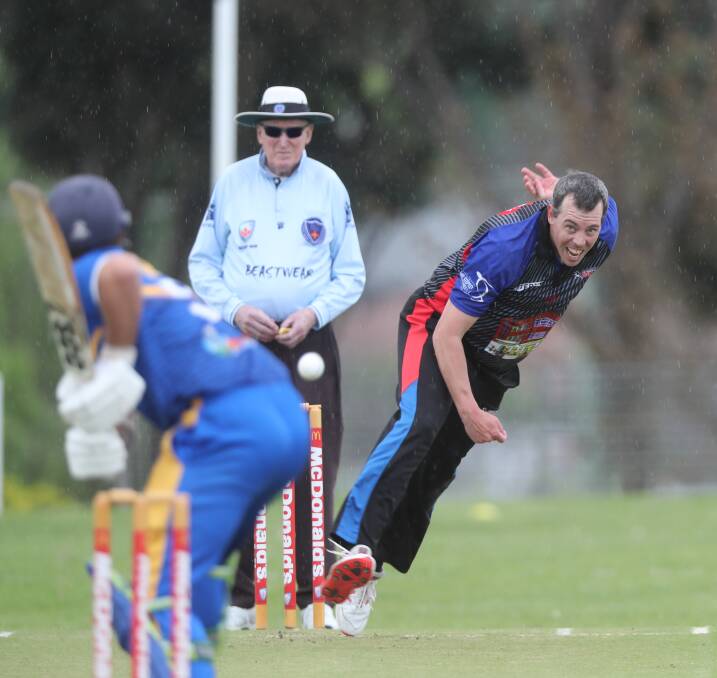 Bathurst City's Clint Moxon bowls against St Pat's in their first BOIDC meeting of season 2022-23. The two Bathurst clubs will play in the new Western Zone club knockout. Picture by Phil Blatch