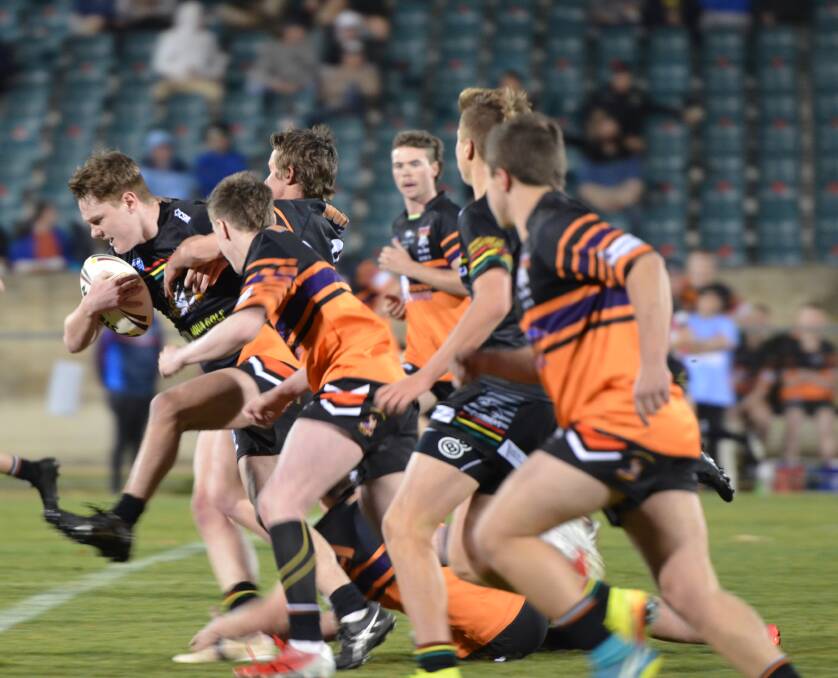 Bathurst Panthers scored late to post a thrilling 18-14 win over Lithgow on Wednesday night. Photos: ANYA WHITELAW