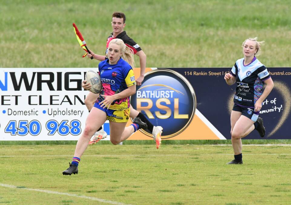 Western Women's Rugby League: The Panorama Platypi Opens were too good for Midwest in their round four match. Photos: CHRIS SEABROOK, JOHN FITZGERALD