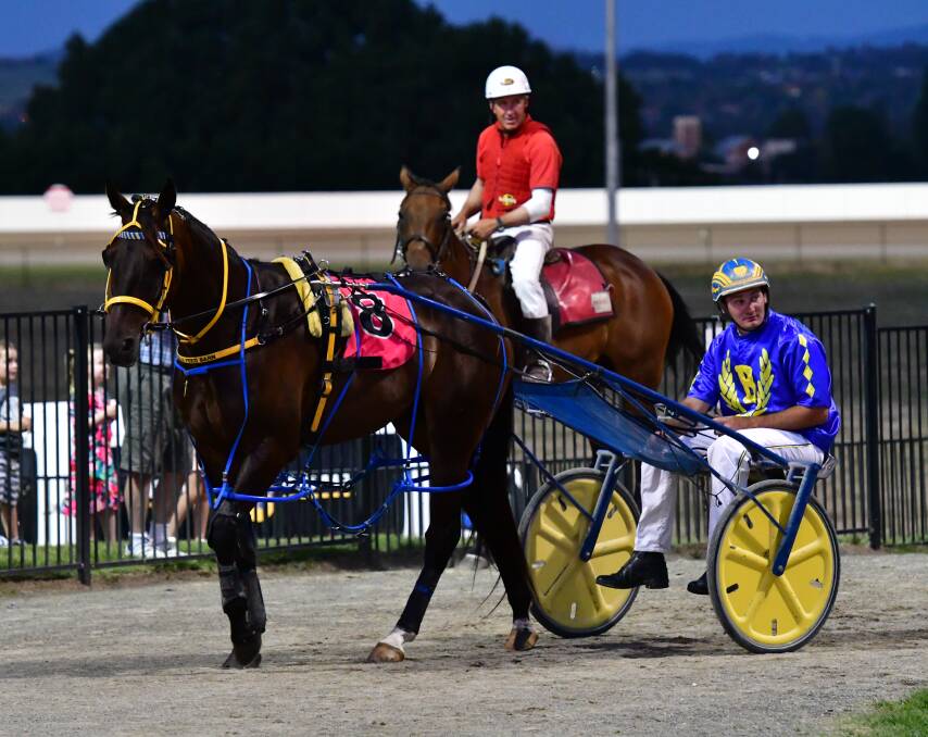 BIG RUN: Our Uncle Sam placed second in the Group 1 AG Hunter Cup on Saturday night. Photo: ALEXANDER GRANT