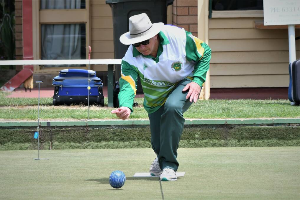 AIMING UP: Noel Witney competed in the Majellan in house mixed fours on Saturday. Photo: CHRIS SEABROOK 121821cbowls1