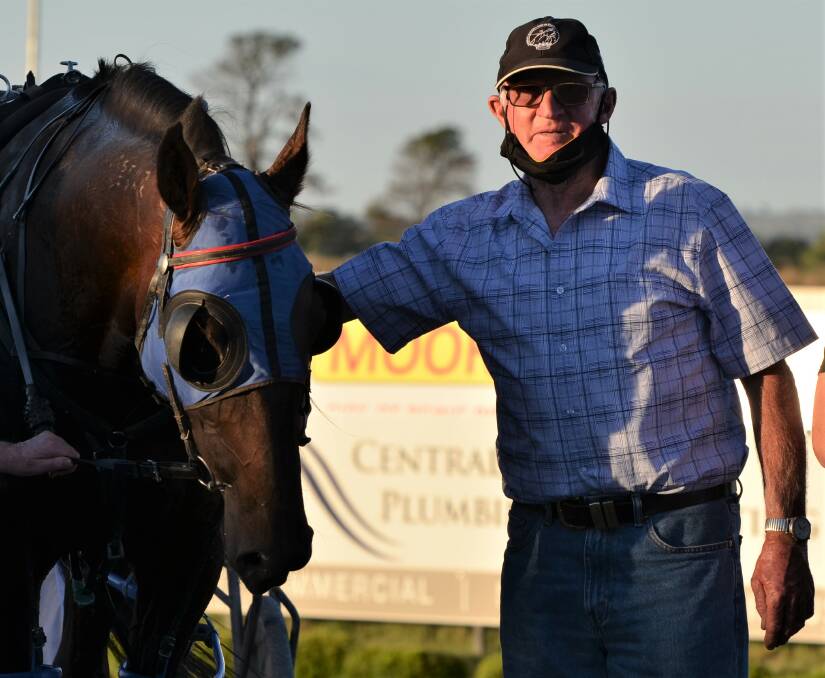 GREAT PARTNERSHIP: Geoff Simpson and his stable star Castalong Shadow. Fittingly the six-year-old was the trainer's 150th winner. Photo: ANYA WHITELAW