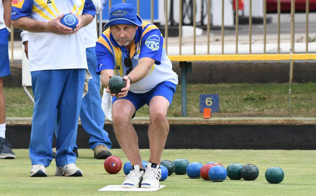 LINING IT UP: Bathurst City Men's Bowling Club member Anthony Morrissey playing an end on Saturday afternoon. Photo:CHRIS SEABROOK 012520cbowls1