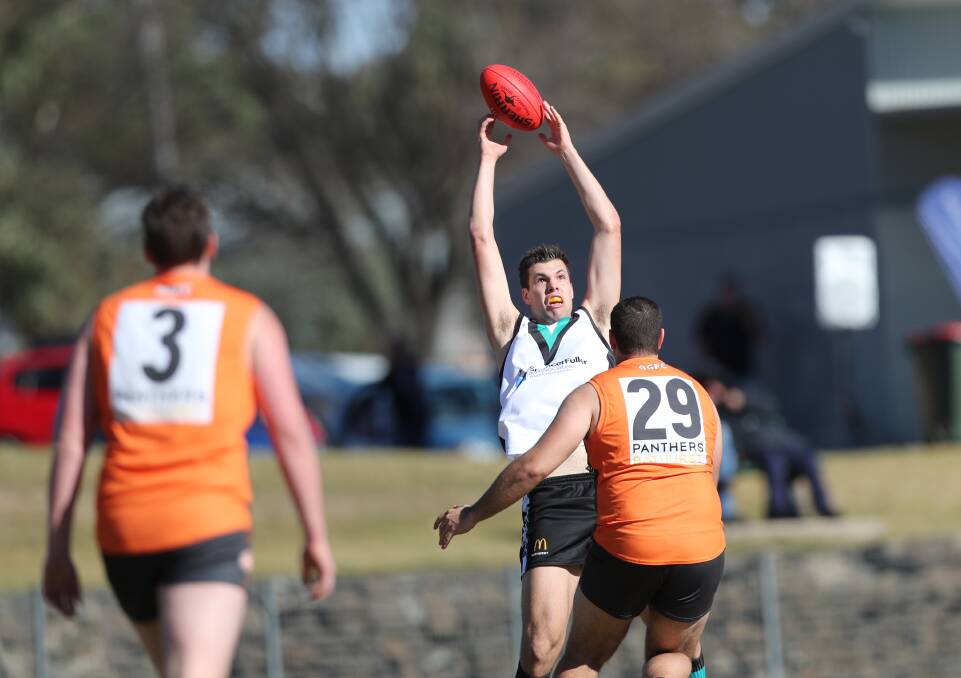 The Bathurst Giants finished on top in Saturday's derby against the Outlaws. Photos: PHIL BLATCH