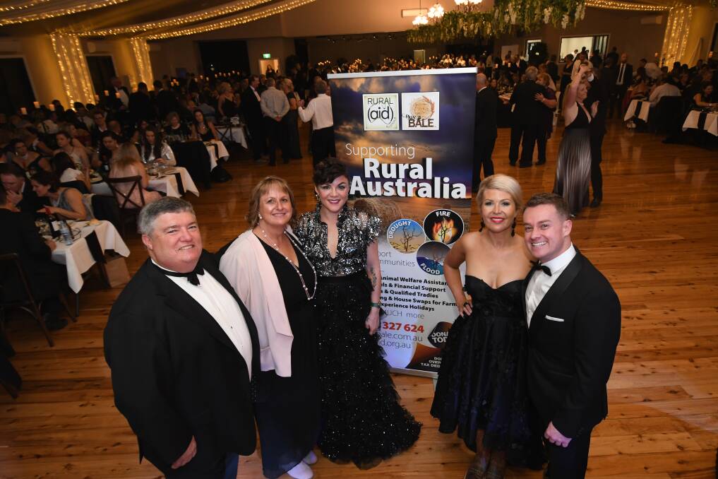 FUNDRAISING: Rural Aid founder Charles Alder, Tracy Alder, Em Rusciano, Chezzi and Grant Denyer at the 2018 Black Tie and Boots Ball at Bathurst Goldfields. Photo: CHRIS SEABROOK 
