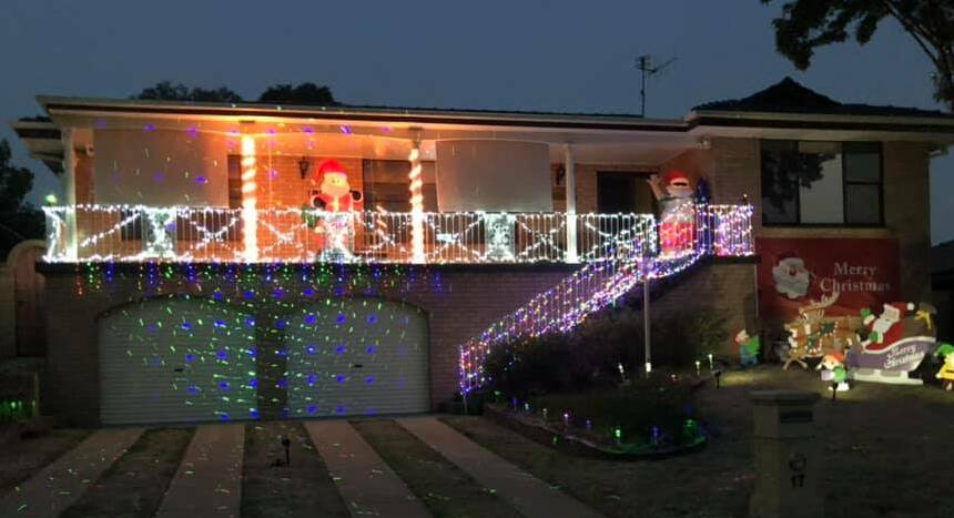MERRY CHRISTMAS: A stunning lights display at 17 Alcheringa Road, Kelso. Photo: LEONIE HARPER